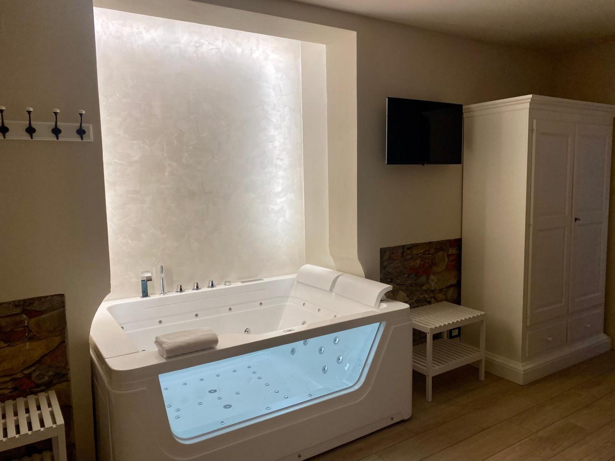 Il Tiglio Jacuzzi&Sauna Lucca Kültér fotó