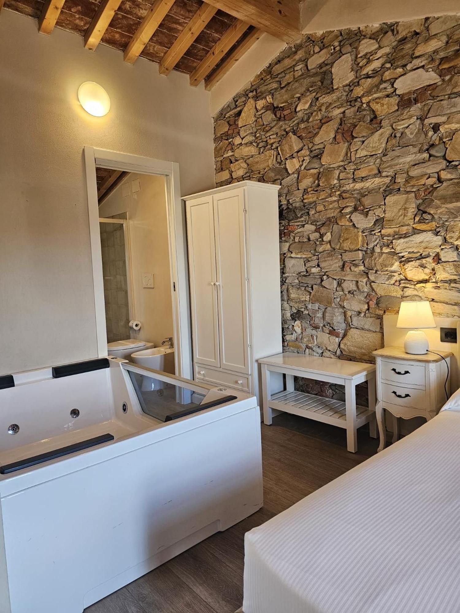 Il Tiglio Jacuzzi&Sauna Lucca Kültér fotó